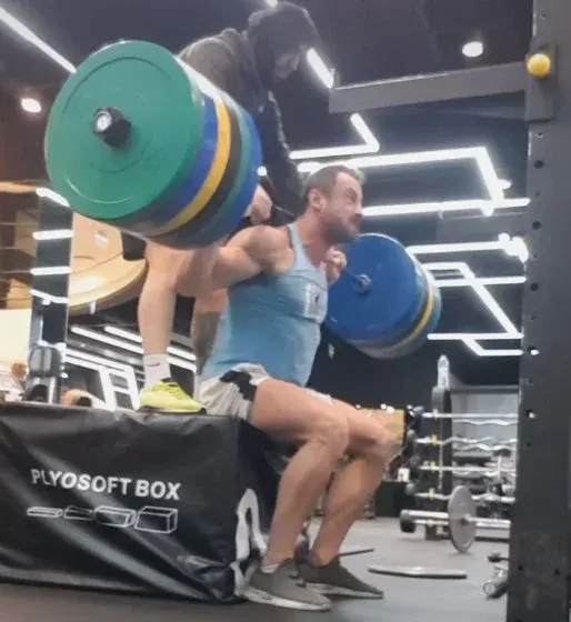 Галерии перата® - кръгови тренировки 10 petar nizamov klek петър низамов фитнесс тренировки мускули анаболни стероиди хормон на растежа бургас 2025 Petar nizamov klek петър низамов фитнесс тренировки мускули анаболни стероиди хормон на растежа бургас